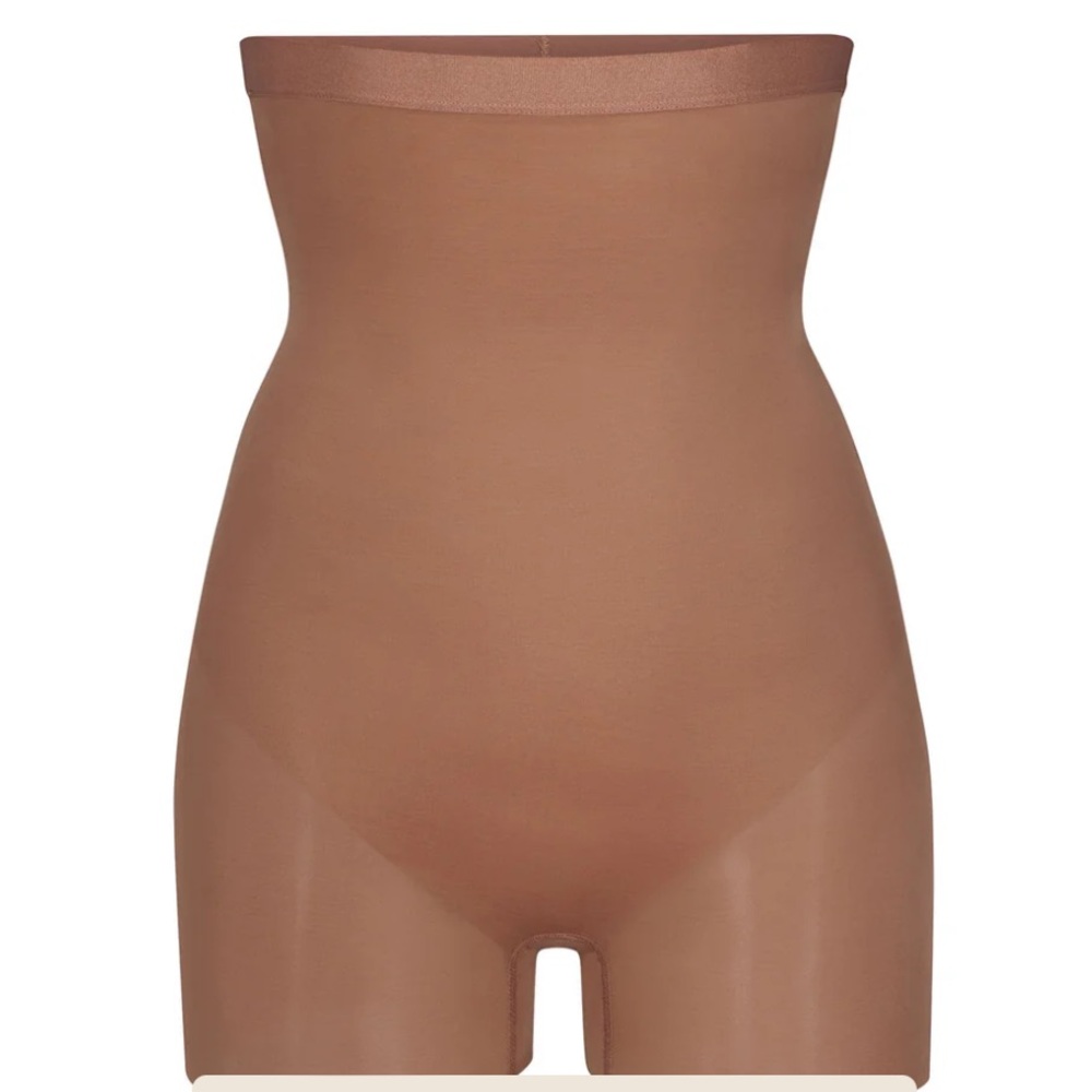 SKIMS Simply Barely High-Waisted Shortie, NWT.